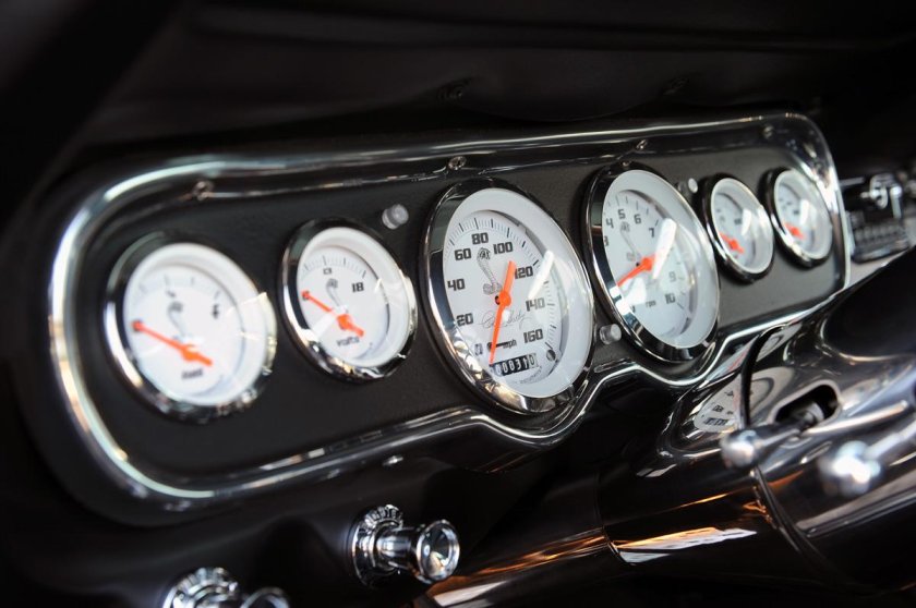 Ford Mustang 1965 приборная панель