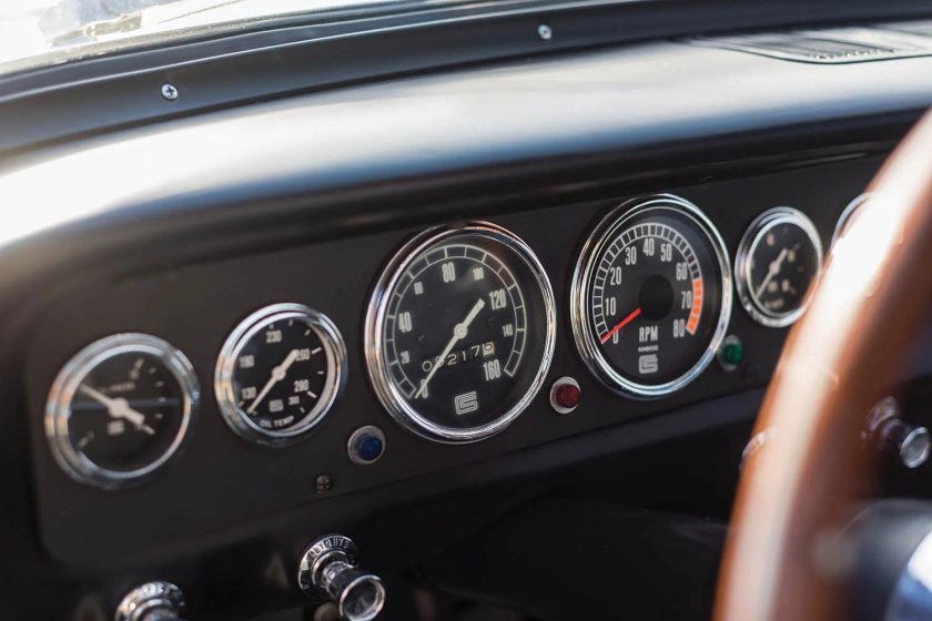 Ford Mustang 1965 приборная панель