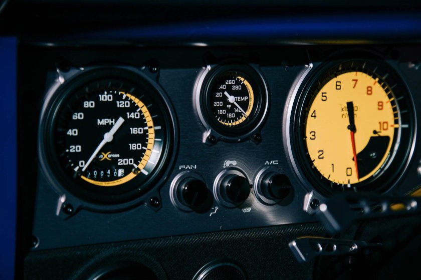 Приборная панель Мустанг