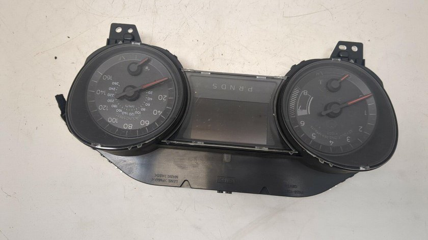 Приборная панель Форд Мустанг