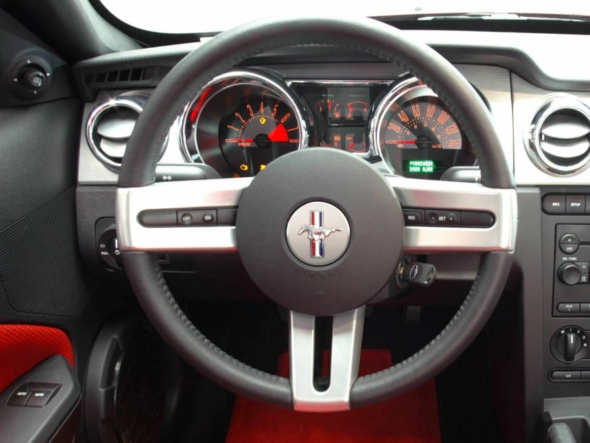 Форд Мустанг 2005