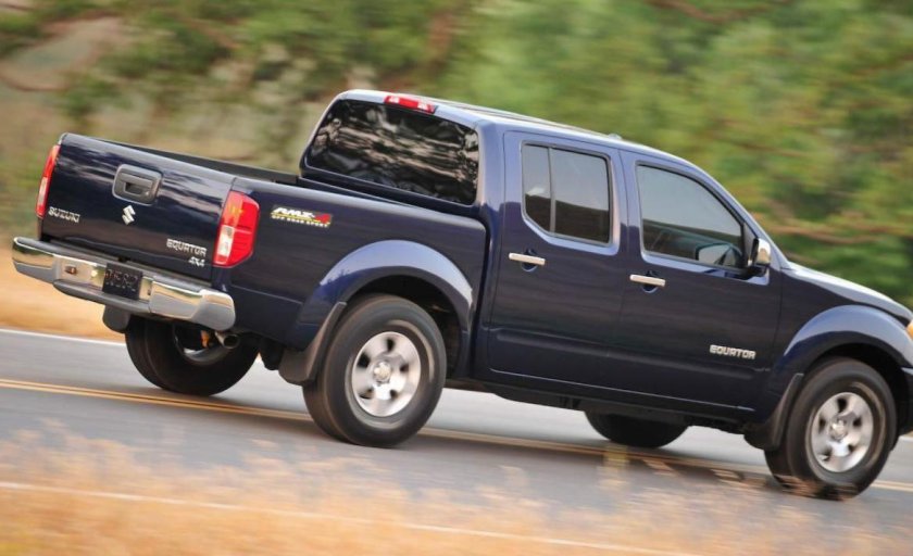 Suzuki Equator Crew Cab