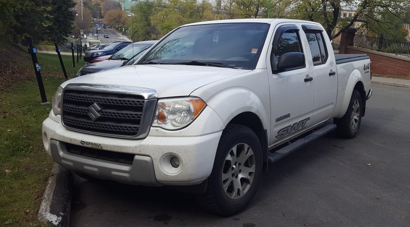 Suzuki Equator салон