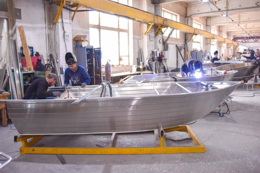Алюминиевая лодка