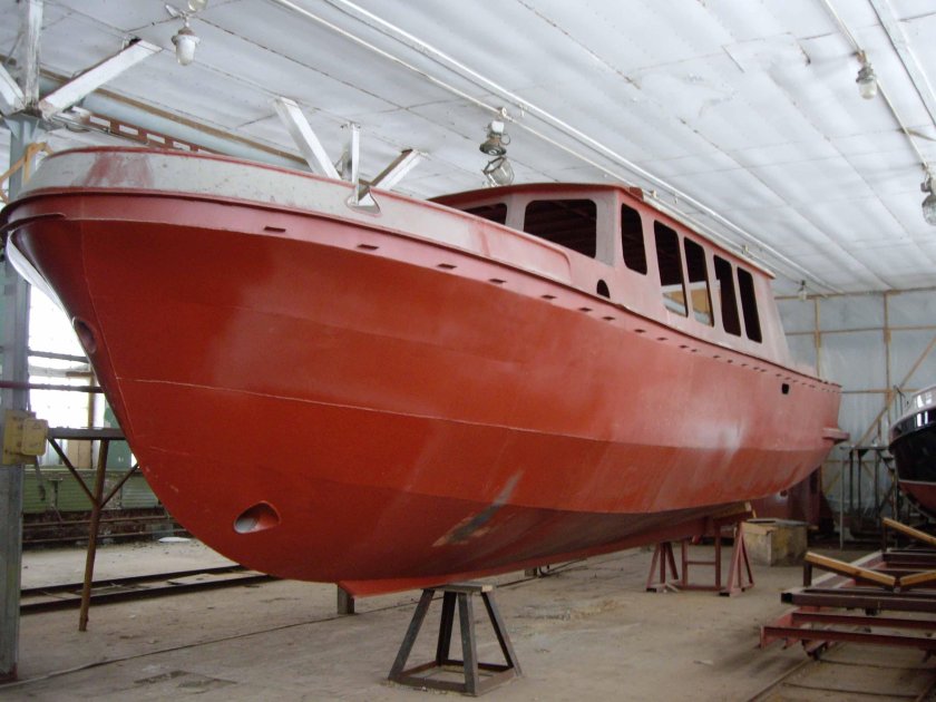 Алюминиевый водоизмещающий катер