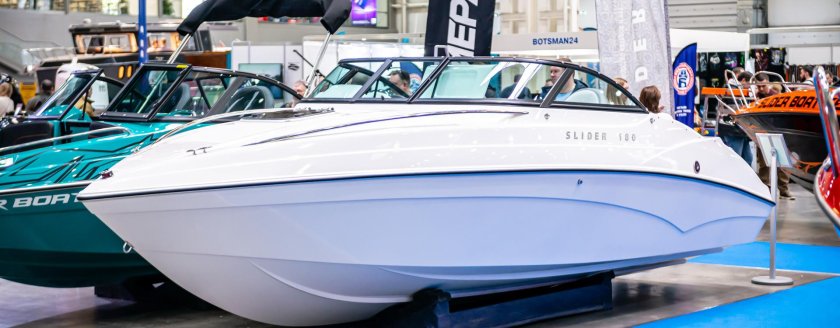 Слайдер 180 катер