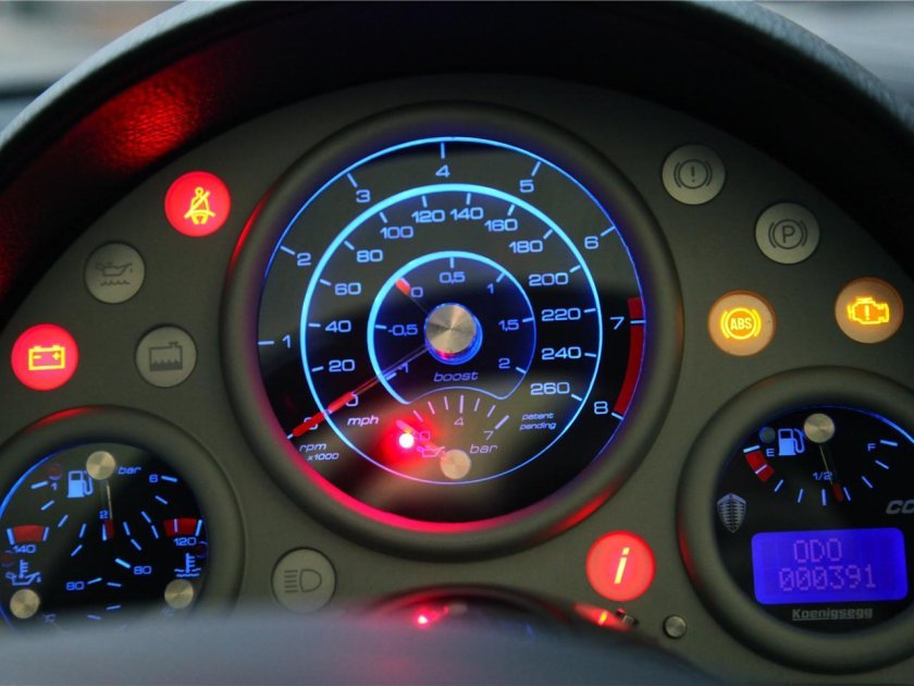 Приборная панель Кенигсегг