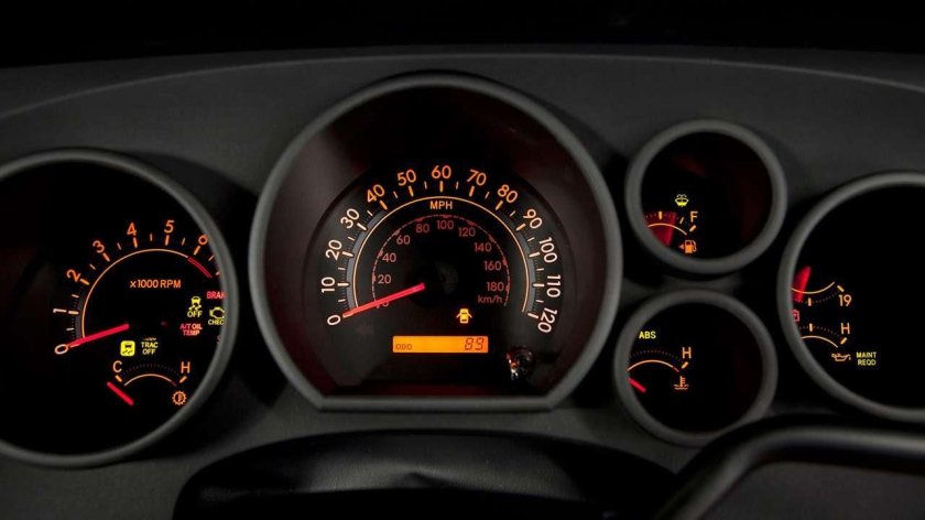 Приборная панель Тойота тундра