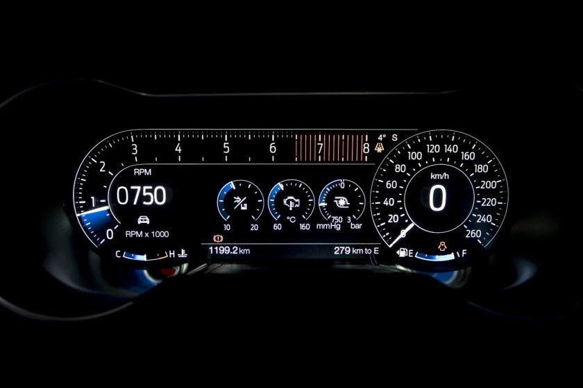 Приборная цифровая панель для Форд Мустанг