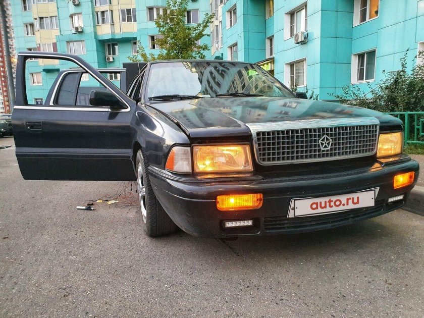 Крайслер саратога 1990