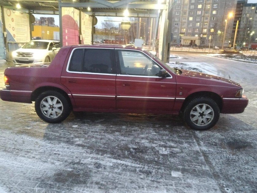 Крайслер Саратога 1990