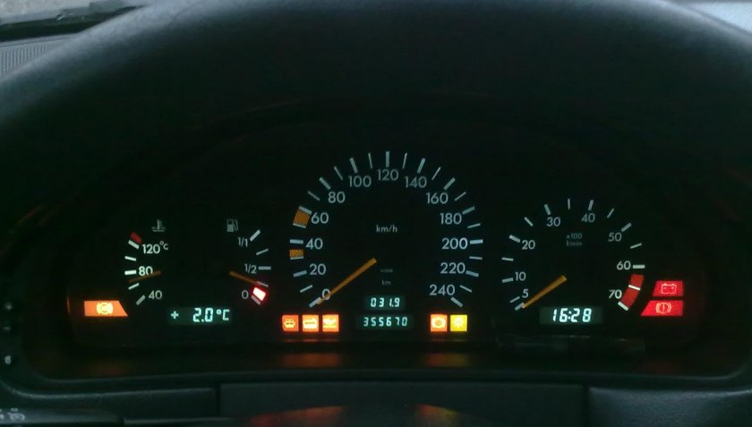 Панель приборов Мерседес w202