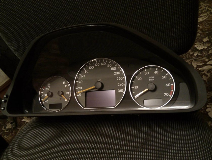 Щиток приборов Mercedes-Benz w210 dashboard