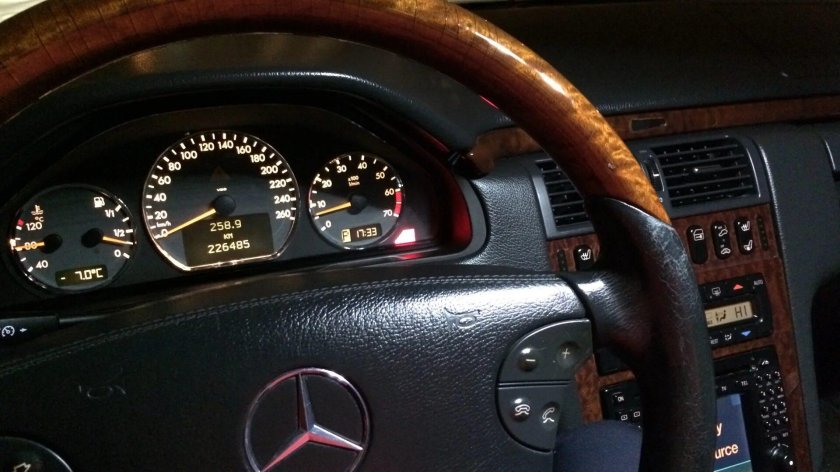 Mercedes w210 панель