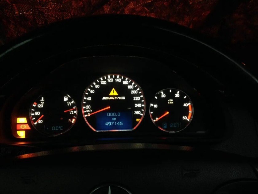 Панель приборов на 210 Мерседес