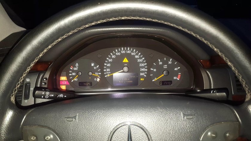 Спидометр Мерседес 210
