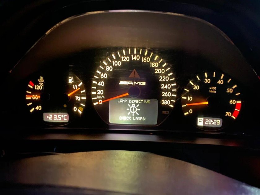 Приборка АМГ w210