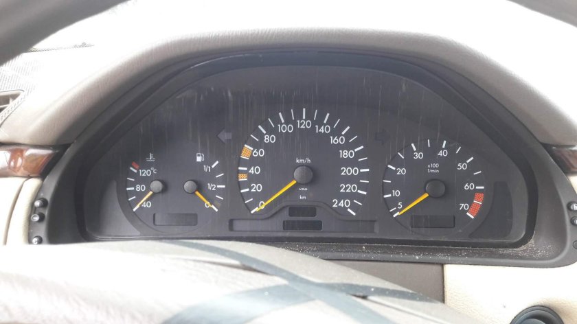 Mercedes benz type 210