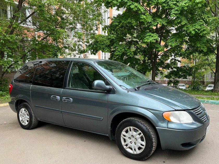Додж караван 2005 года