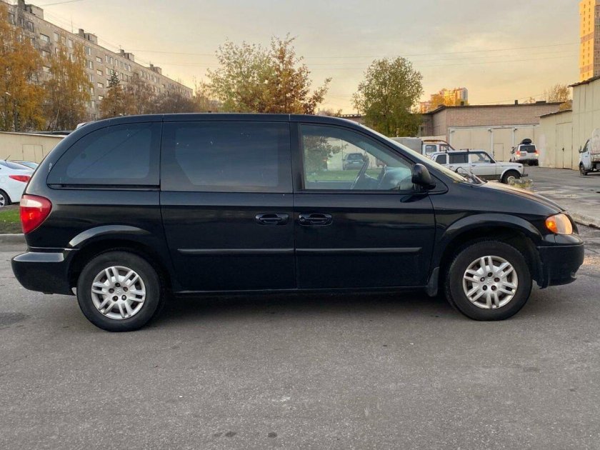 Dodge caravan iv