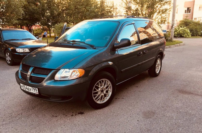 Dodge Caravan 4