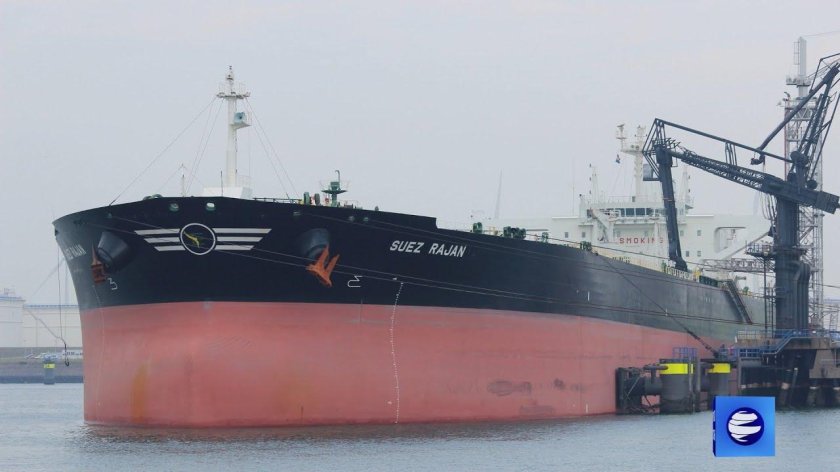 Танкер с нефтью