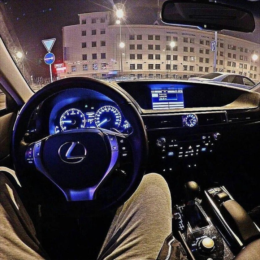 За рулем Лексуса 570