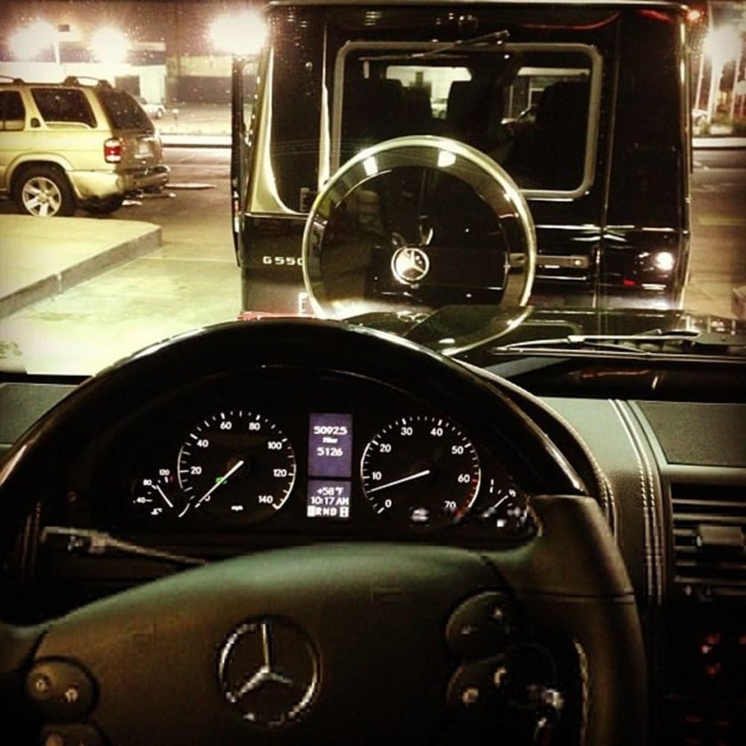 За рулем Мерседес w221