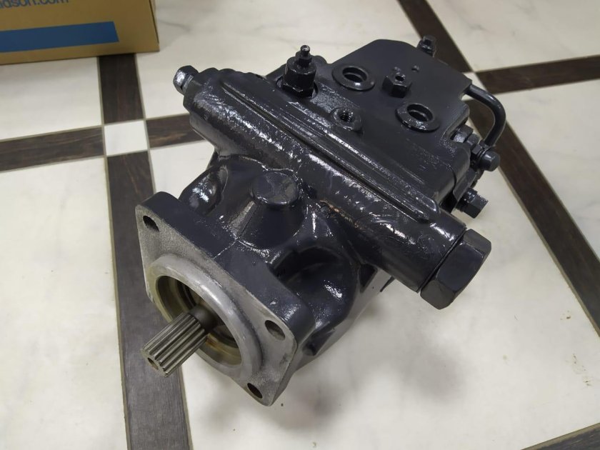 Насос Коматсу