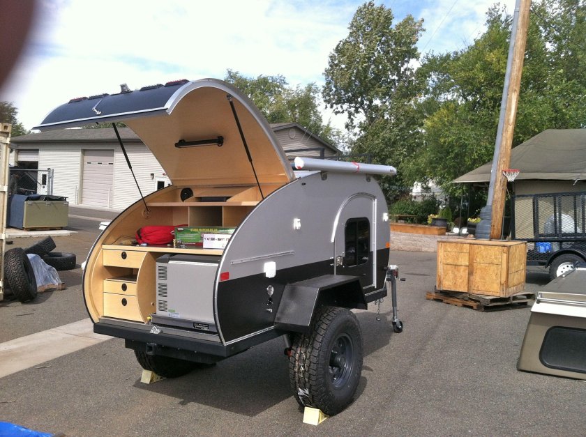 Прицеп автодом капля