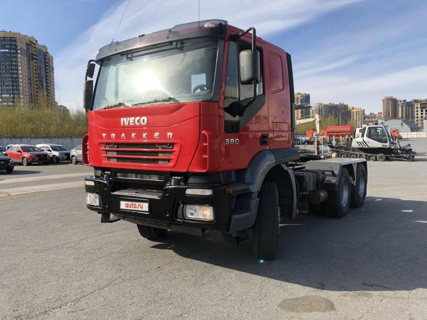 Ивеко трекер 6х6 седельный тягач