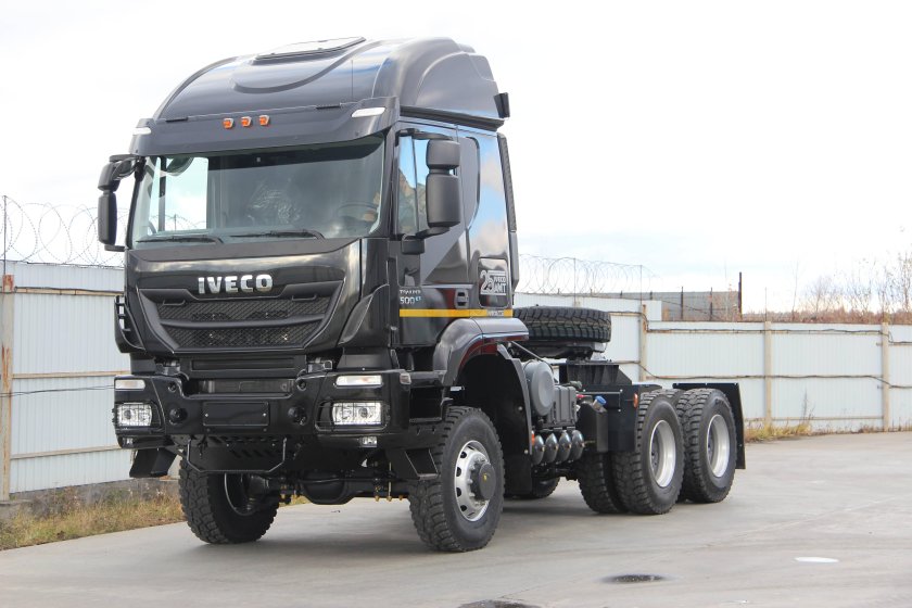Седельный тягач Ивеко АМТ 6х6