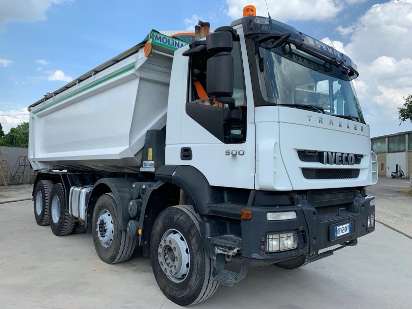 Ивеко Траккер