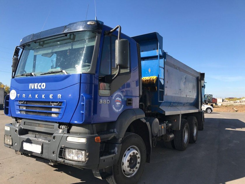 Ивеко Траккер самосвал 2007