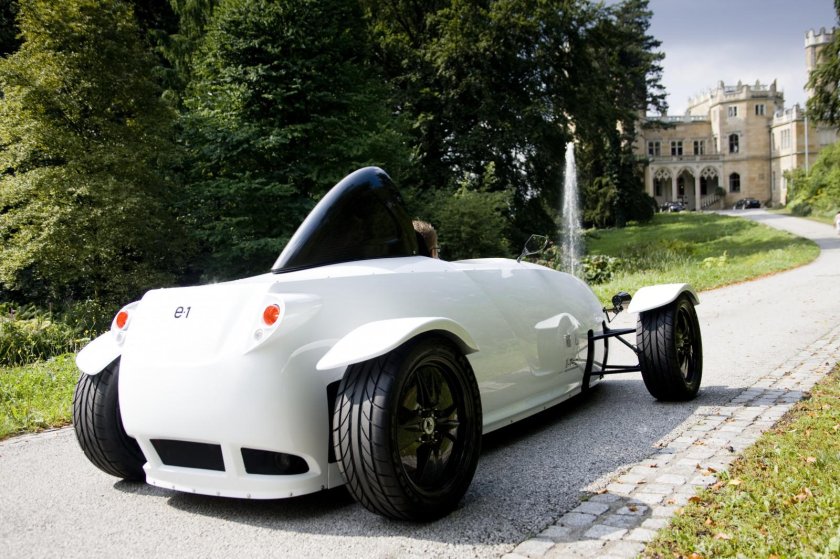 E автомобили