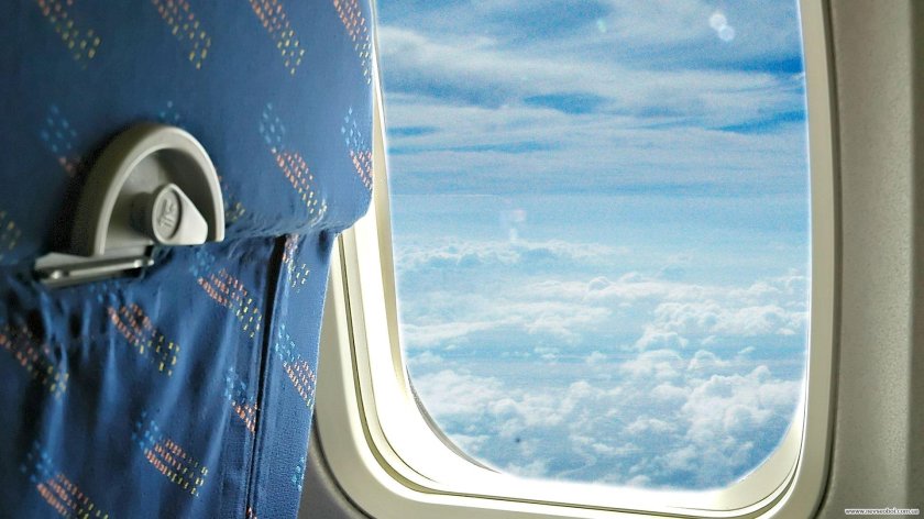 Иллюминатор самолета