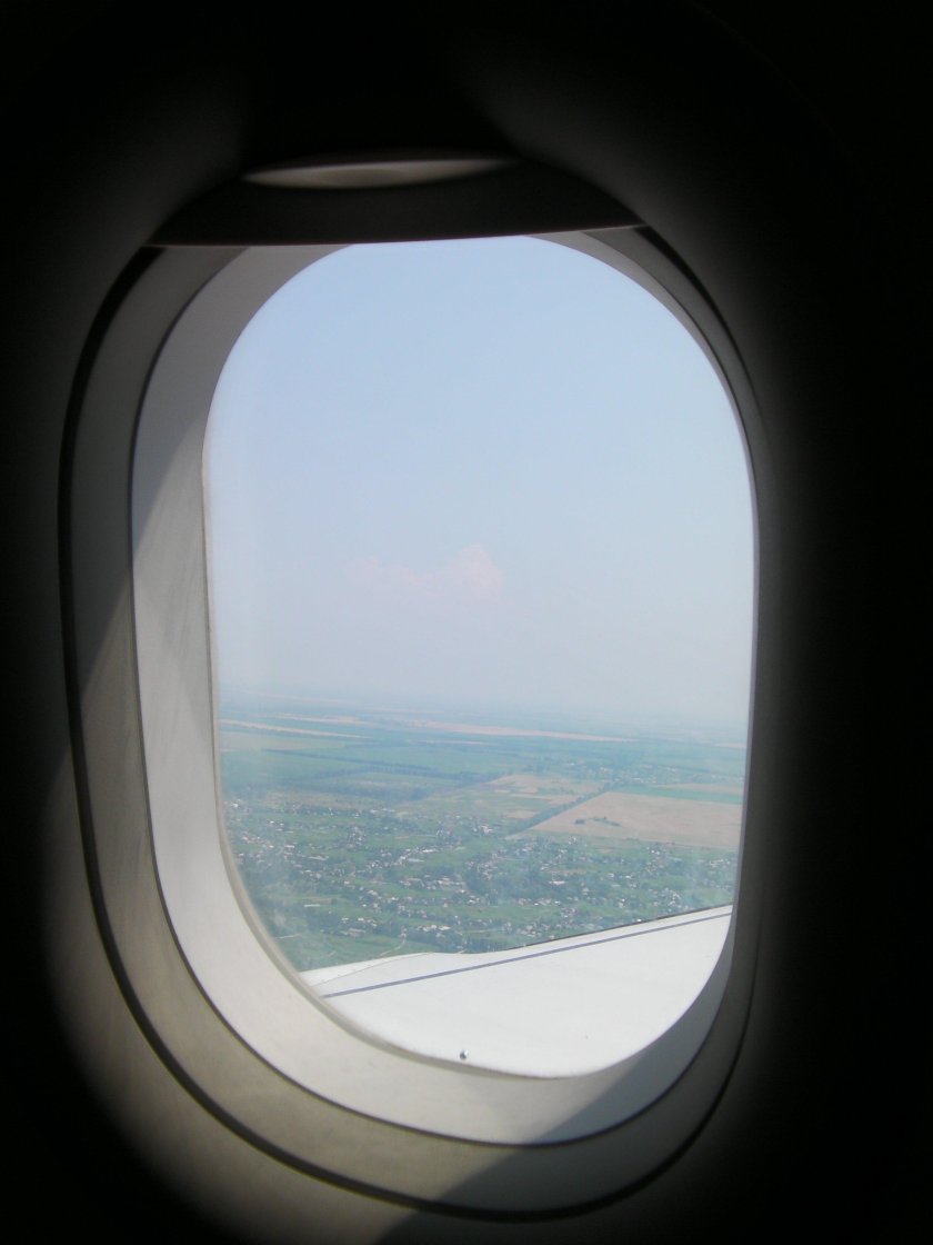 Вид из иллюминатора самолета