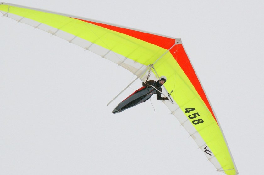 Дельтаплан на прозрачном фоне