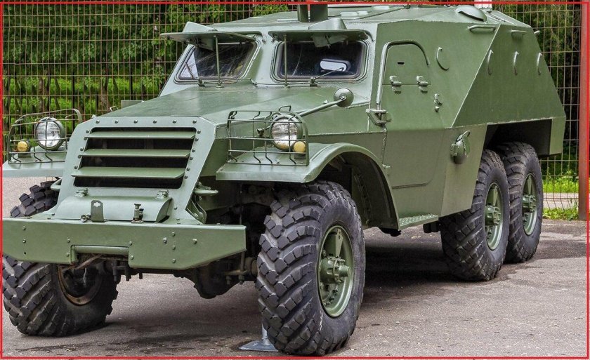 БТР-152 бронетранспортёр