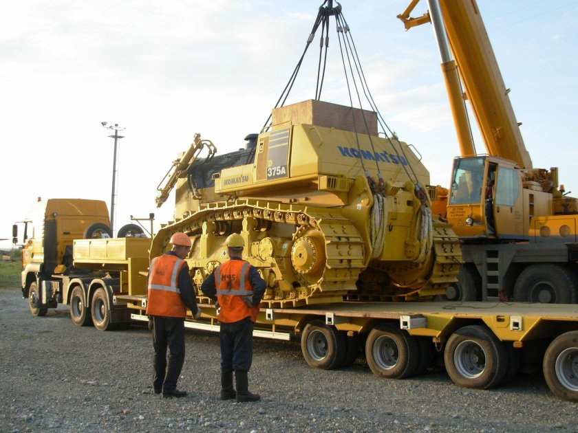 Трубоукладчик Caterpillar 587r