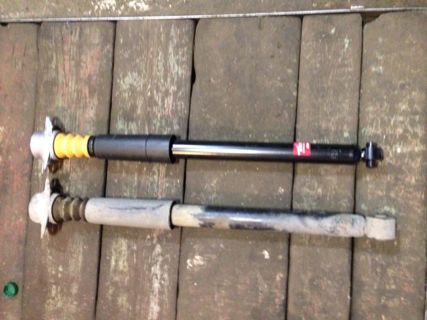 Задний амортизатор Шкода Октавия а7