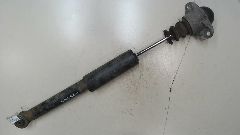 Задние амортизаторы на Skoda Octavia Tour