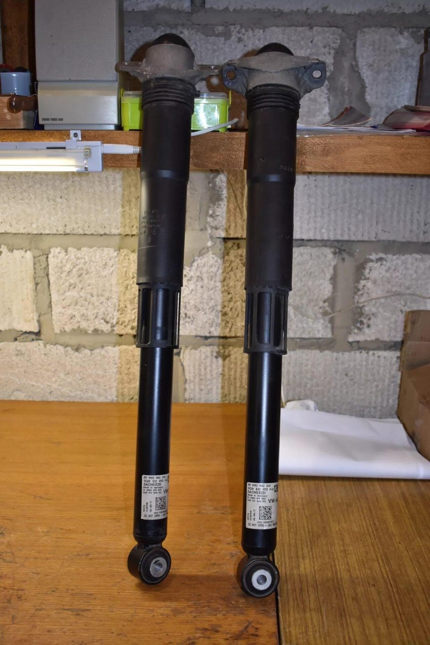 Задние амортизаторы Шкода Октавия а7 1.6