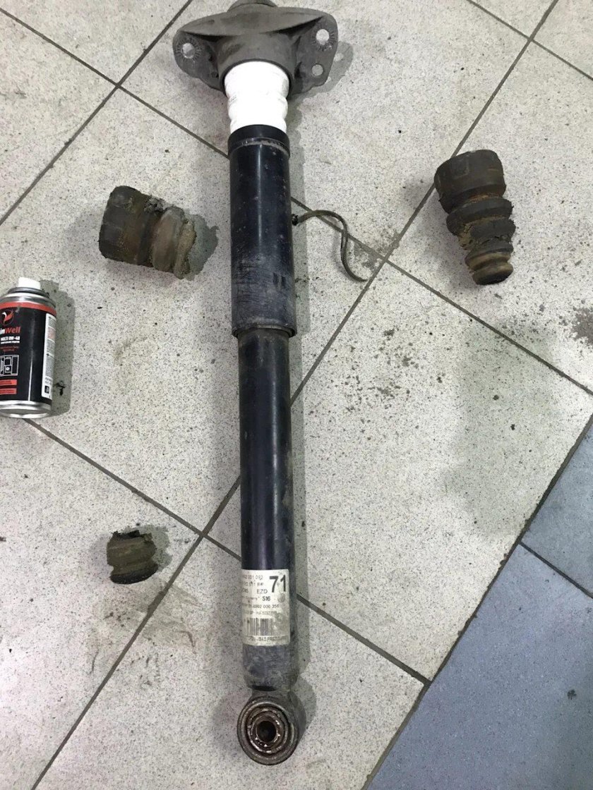 Амортизатор задний Октавия а5