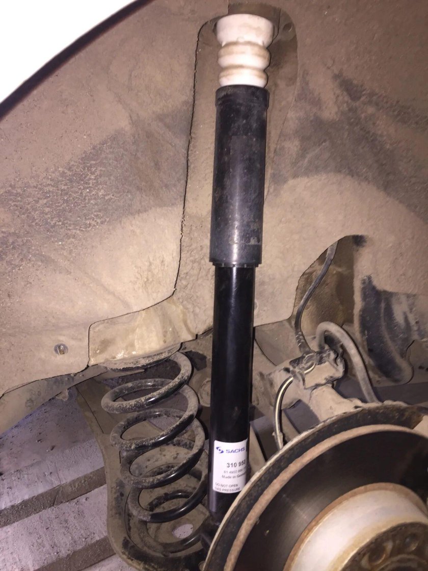 Задние амортизаторы Шкода Октавия а5 1.6