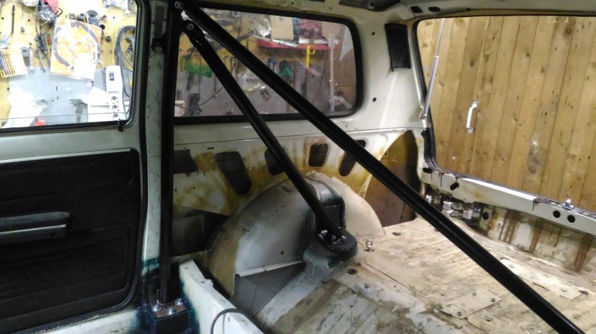 Каркас безопасности нива