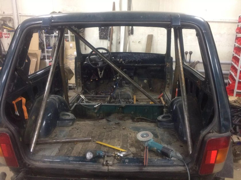 Каркас безопасности ВАЗ 2121