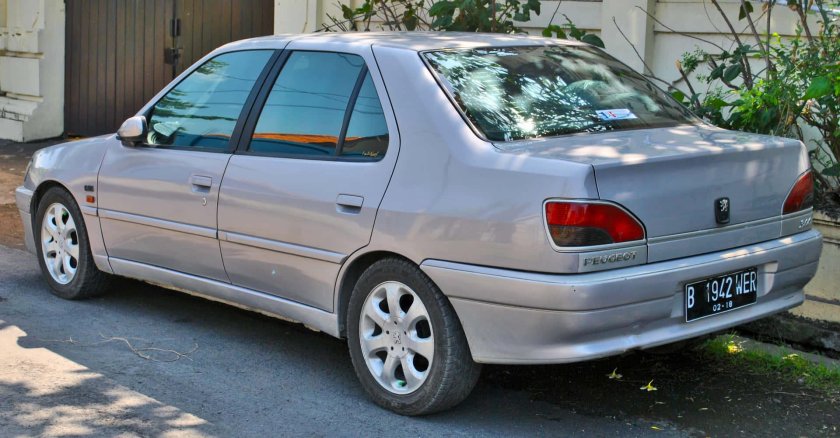 Peugeot 306 седан