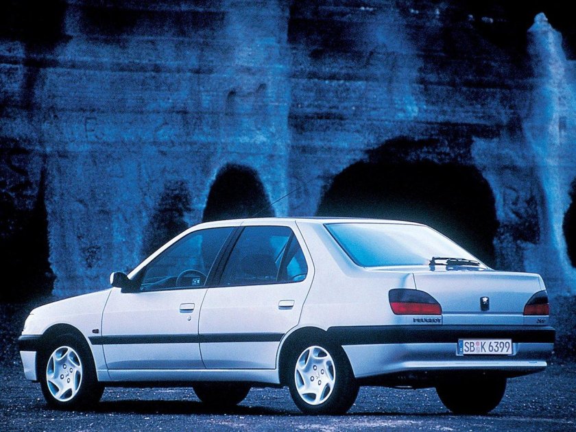 Peugeot 306 седан