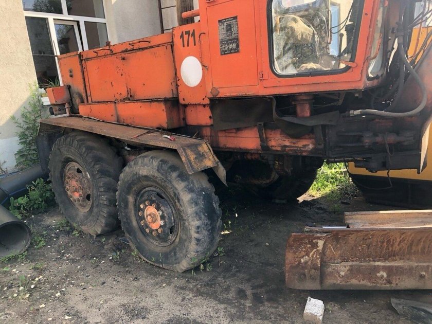 Грузовики и спецтехника